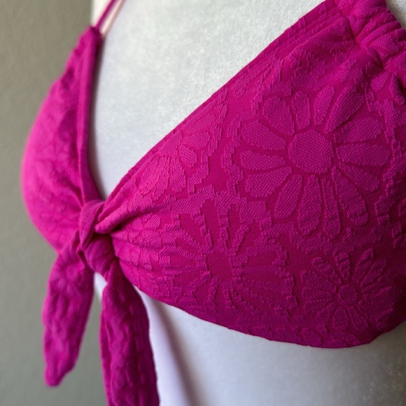 Xhilaration Hot Pink floral String Bikini Top Size Medium - Picture 2 of 4